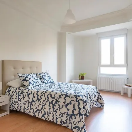 Casa Junto A La Catedral Santander